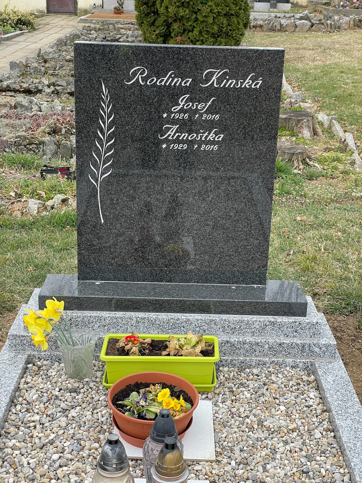 Kamenný pomník na míru – STONIA kamenictví